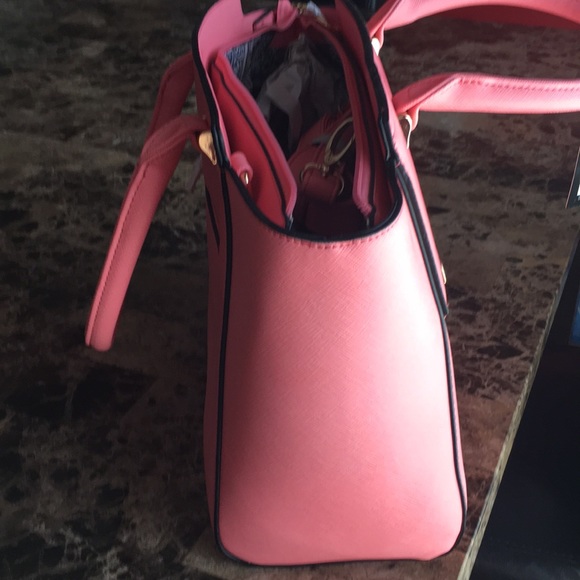 Pink hang bag - Picture 3 of 4